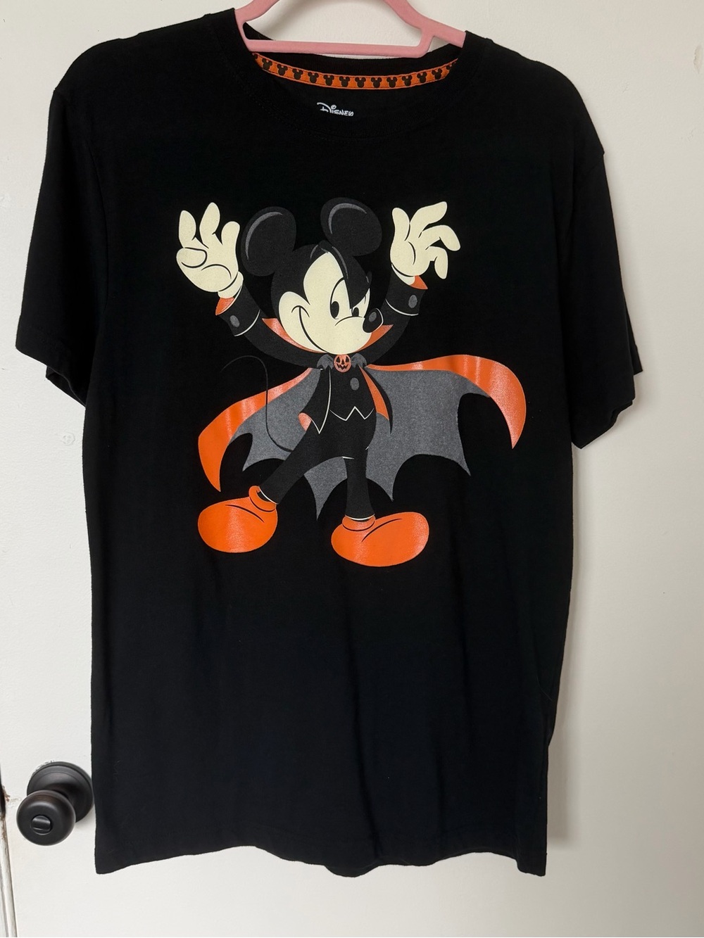 Disney Mickey Mouse Vampire Halloween T-Shirt Size Medium
